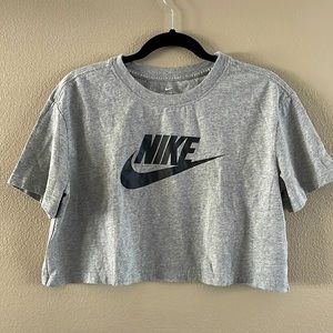 Nike Cropped Tee